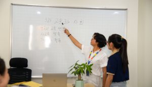 Tại sao cần học tiếng Hàn trước khi đi du học? - LABS Academy